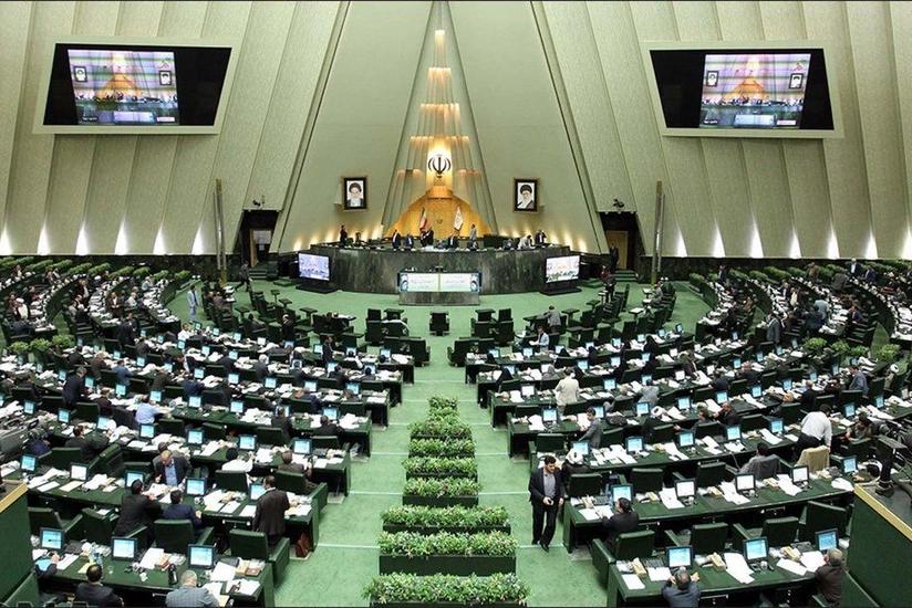 Hörmüz boğazında "yeni rejim": İran qanun qəbul edəcək