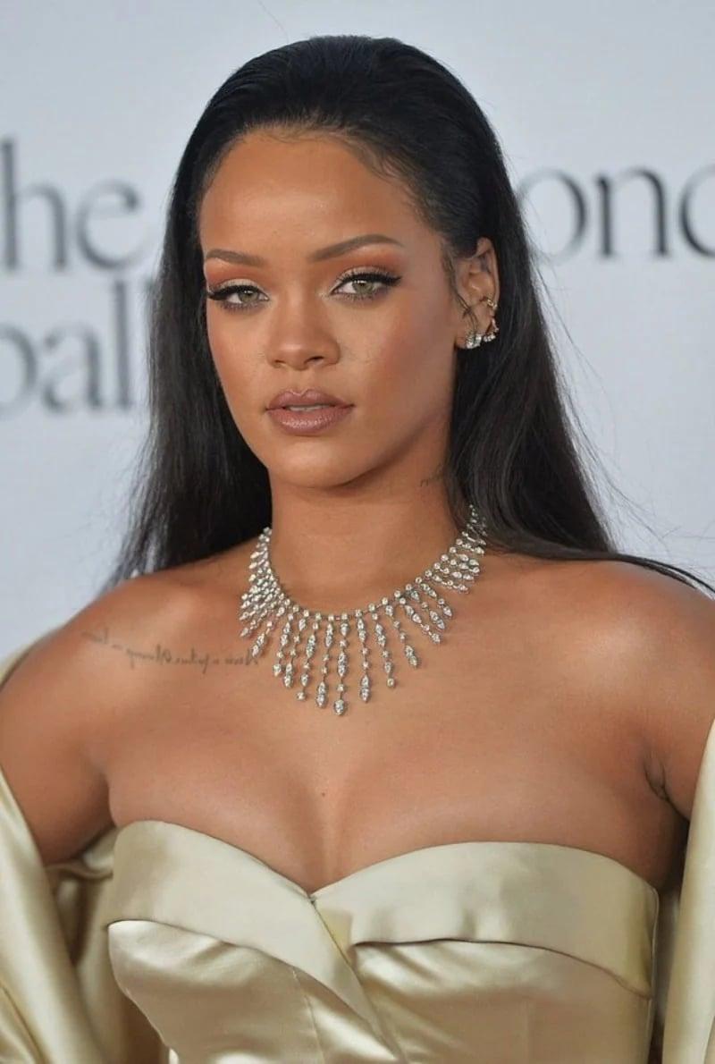 Rihannanın gizli saxladığı qızı ilk dəfə görüntüləndi – FOTO