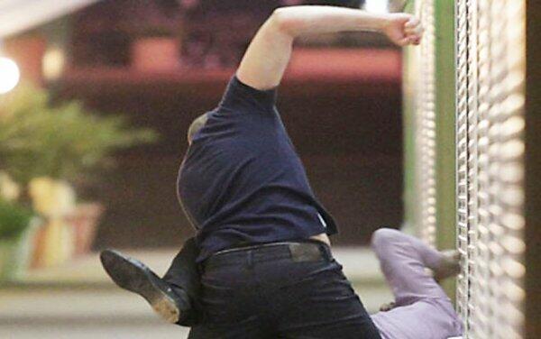 Müəllim valideyni DÖYDÜ - Saxlanıldı