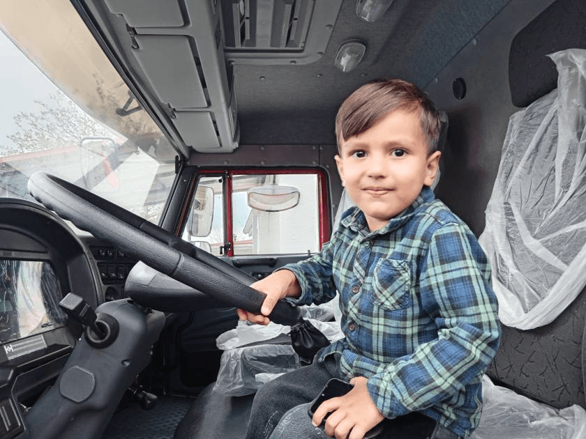 "İlham baba mənə "KamAZ" göndərdi" - VİDEO