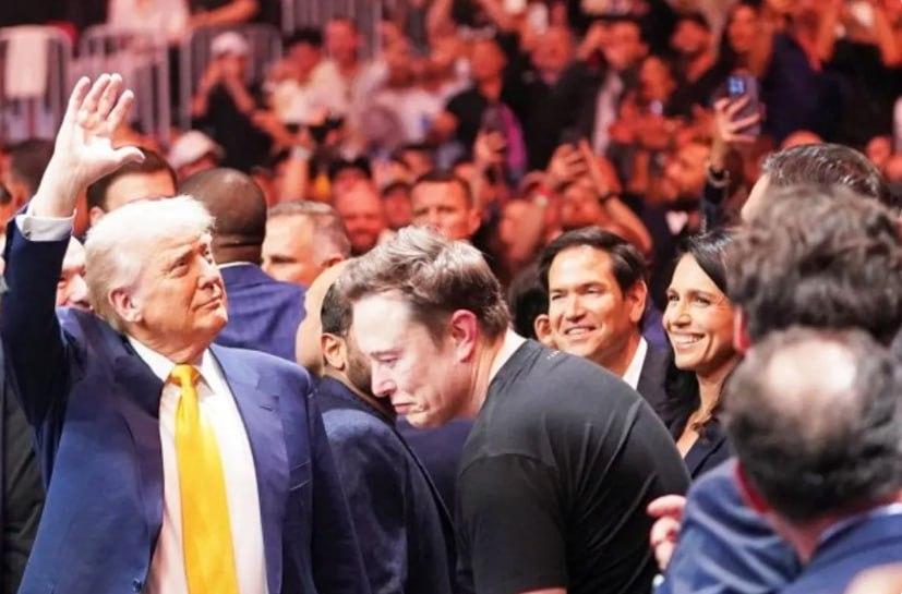 Tramp ABŞ-İran danışıqları zamanı UFC 327 turnirinə qatılıb