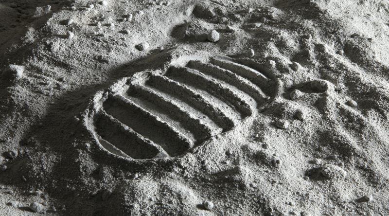 Ay tozundan ilk dəfə oksigen istehsal edildi