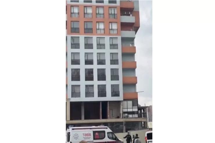 Bakıda 15-ci mərtəbədə kondisioner PARTLADI: usta yıxılıb öldü