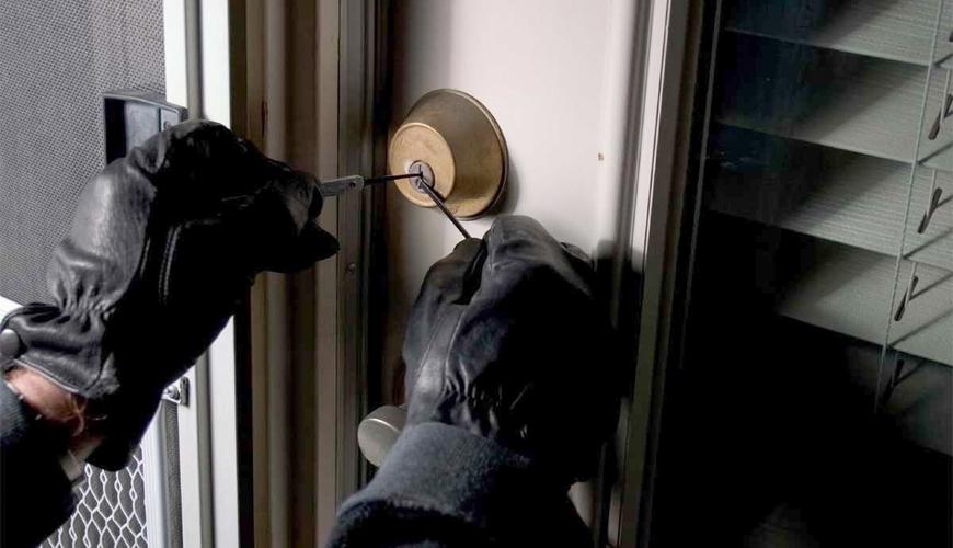 Kafe və mağazalardan silsilə oğurluq edən şəxs saxlanıldı