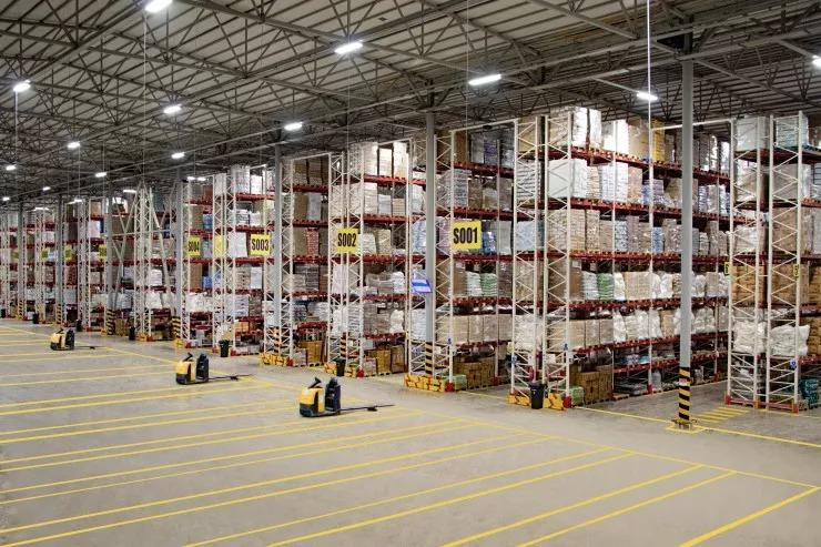 Neftçalada marketin anbarından meyit tapıldı