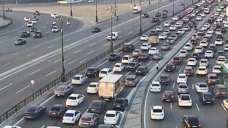 Bakının bu yollarında tıxac var