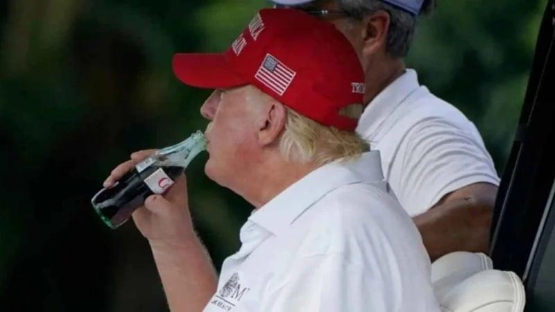 Trampın qeyri-adi qidalanma vərdişləri üzə çıxdı - FOTO