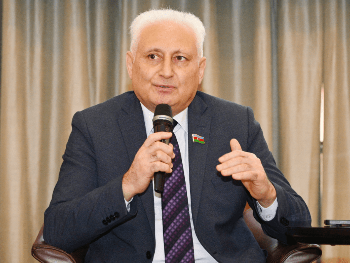 Hikmət Babaoğlu "Şöhrət" ordeni ilə təltif edilib