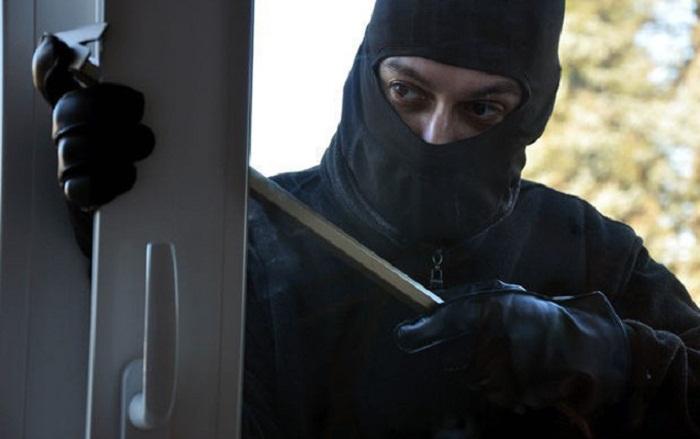 Elektronika mağazasından oğurluq edən şəxs saxlanıldı