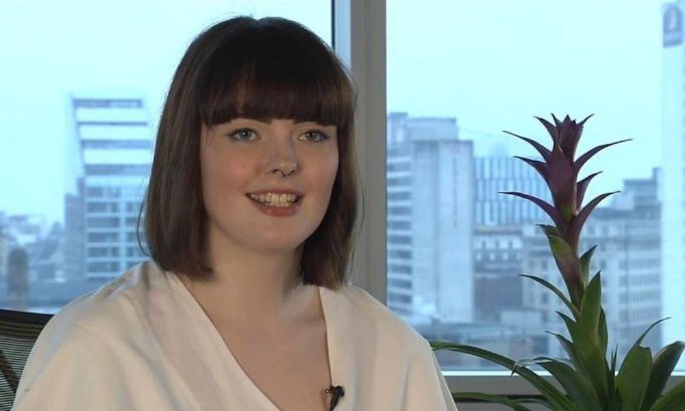 32 il fasiləsiz yatdığı iddia edilən Karolina Olsson - FOTOLAR