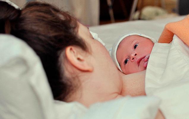 Doğuşda zədə alan körpə 5 gün sonra öldü