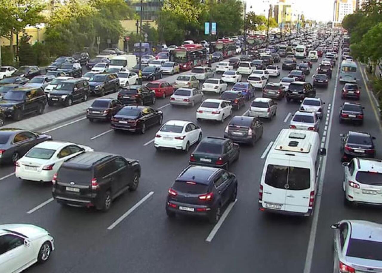 Bakıda təmir ciddi tıxaca səbəb OLDU