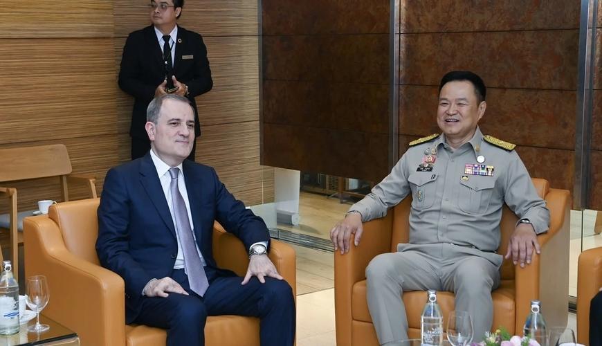 Ceyhun Bayramov Tailandın baş naziri ilə görüşüb