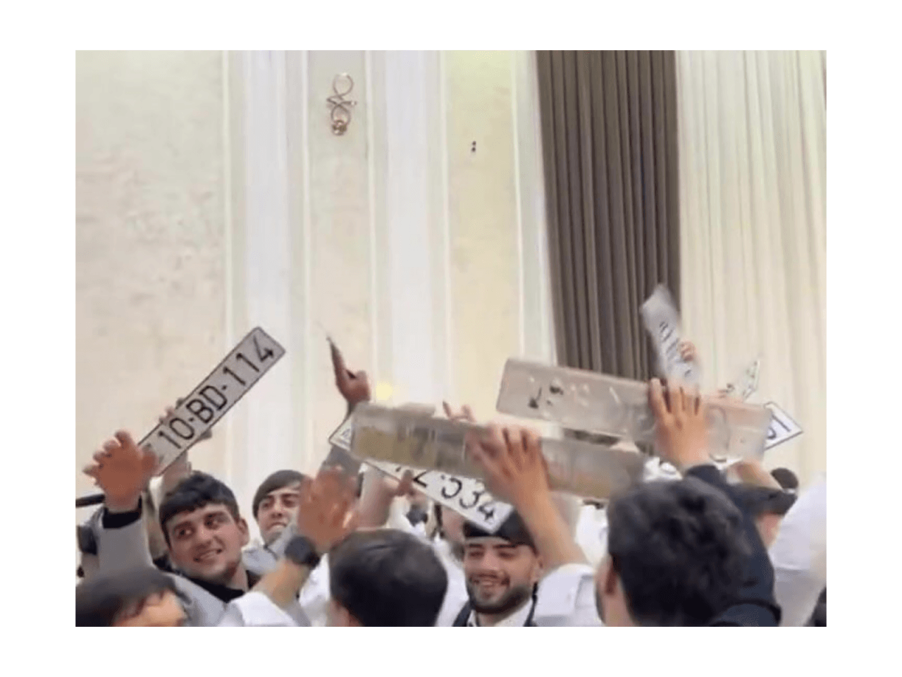 Bakıda toyda qəribə görüntü MÜZAKİRƏ YARATDI - VİDEO