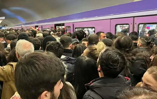 Bakı metrosuna giriş bağlandı - Sərnişinlər çıxarılır