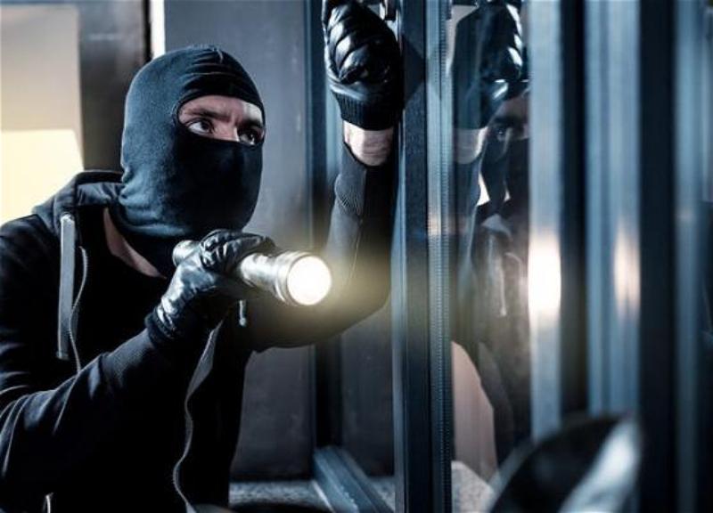 Əvvəllər işlədiyi yerdən oğurluq edən şəxs saxlanıldı