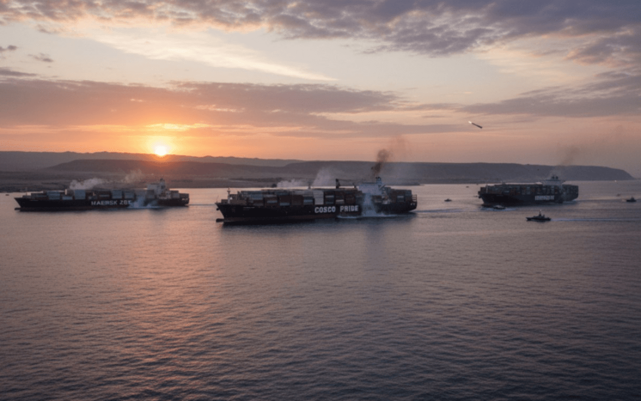 Hörmüz boğazındakı gəmilər atəşə tutuldu