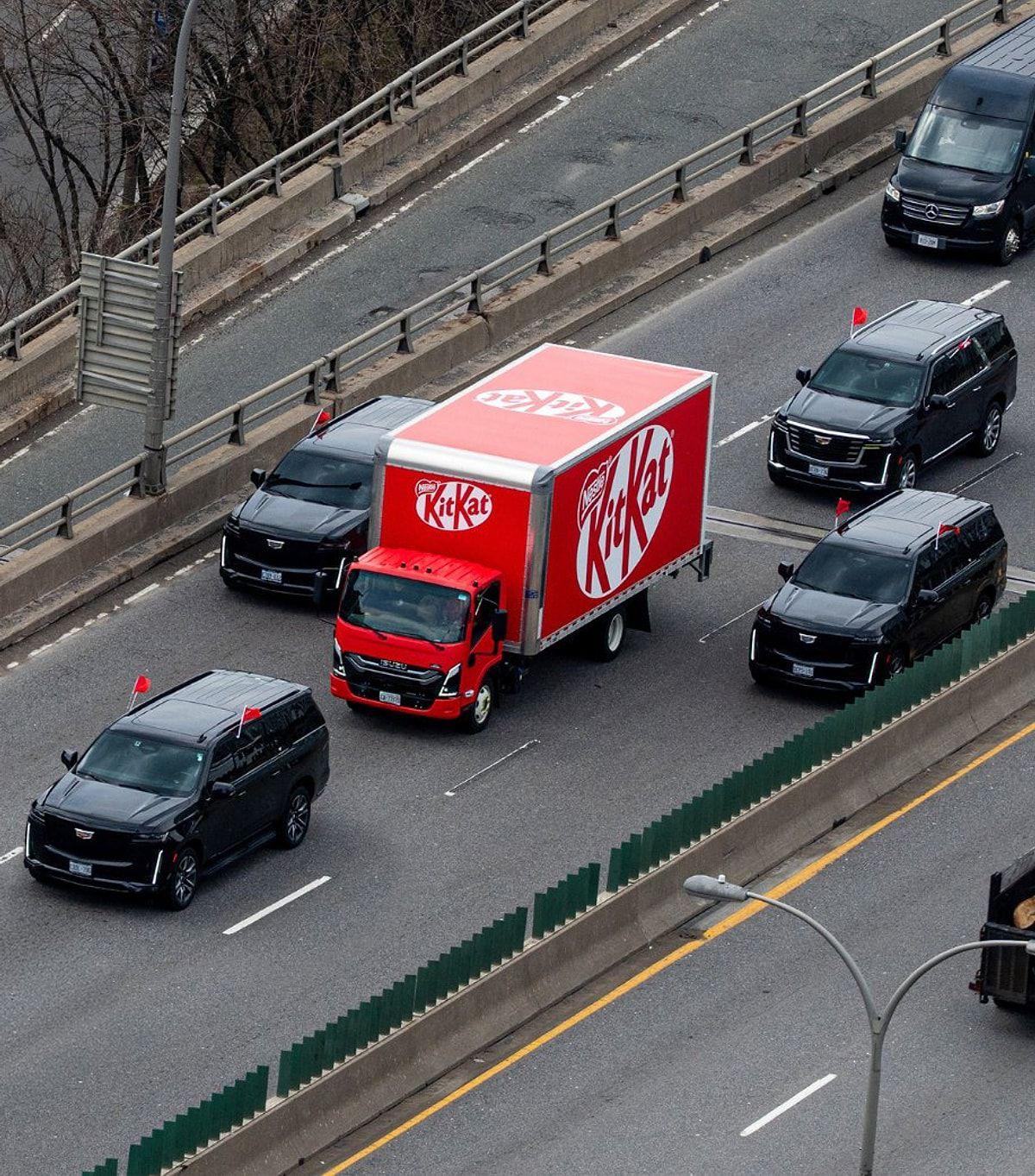 "KitKat" daşıyan yük maşınları oğurlandı - FOTOLAR