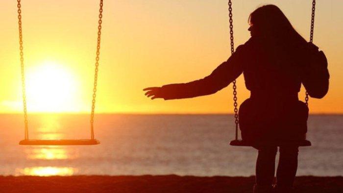 "Tək yaşamaq hamı üçün uyğun deyil" - Psixoloqdan AÇIQLAMA