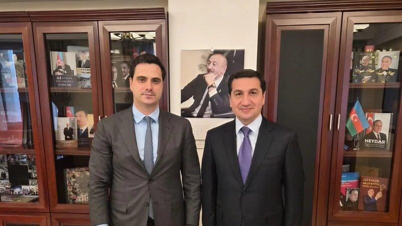 Hikmət Hacıyev Slovakiyanın Azərbaycandakı səfiri ilə görüşdü