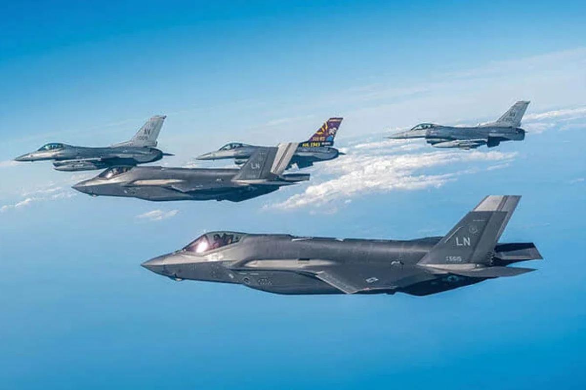 Pilotların selfi çəkməsi toqquşmaya səbəb olacaqdı