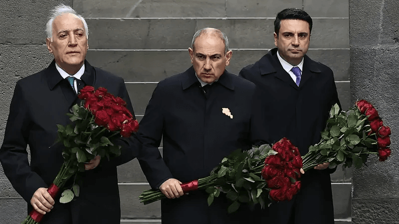 Paşinyan qondarma abidəni ziyarət etdi