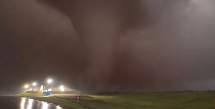 Qasırğa ABŞ-da bir şəhəri viran qoydu