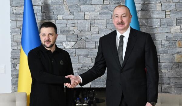 Prezidentlər mətbuata bəyanatlarla çıxış etdi