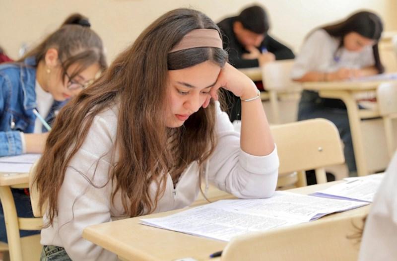 Bu gün 55 mindən çox şagird imtahan verir