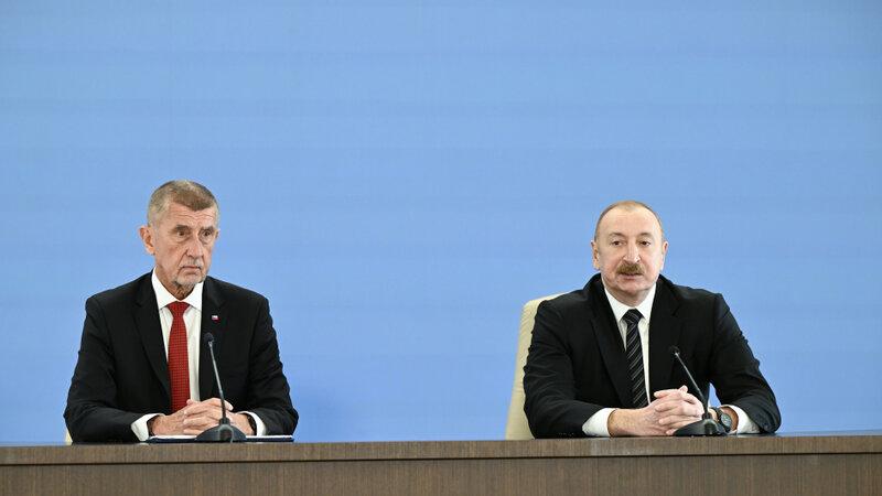 Prezident: Biz bərpaolunan enerji sahəsini fəal şəkildə inkişaf etdiririk