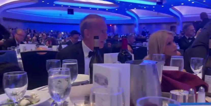 Masalardan şərab oğurlandı - FOTO