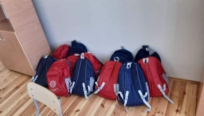 Məktəblərdə çantalara nəzarət gücləndirilib