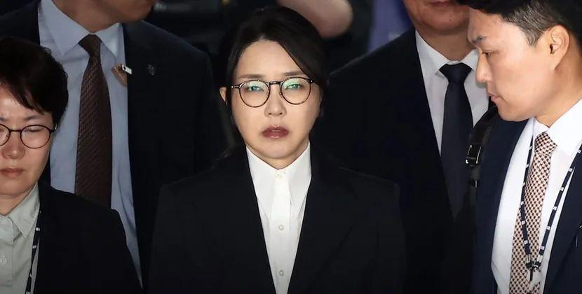 "Kuklaya" bənzədilən birinci xanım 4 il həbs cəzasına məhkum edildi