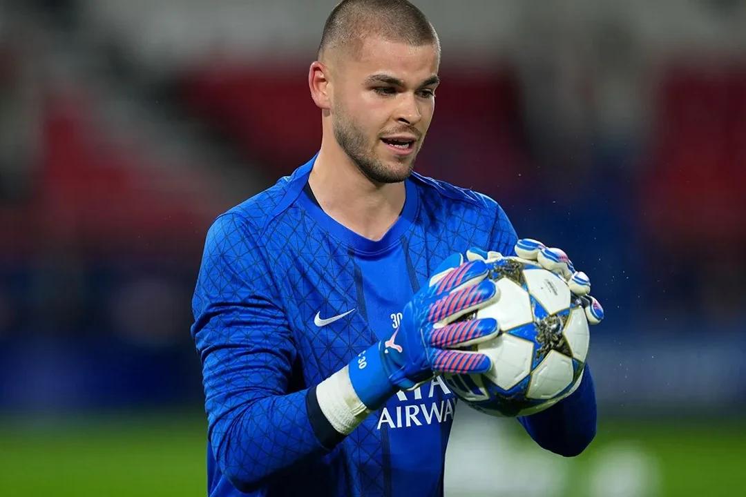 Lukas Şevalye komandadan ayrıla bilər