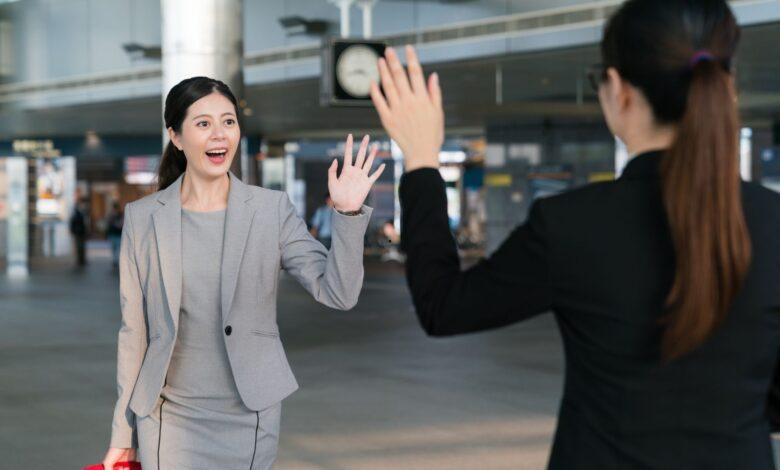 Əl sıxmaqdan yumruğadək... - SALAMLAŞMA ADƏTLƏRİ