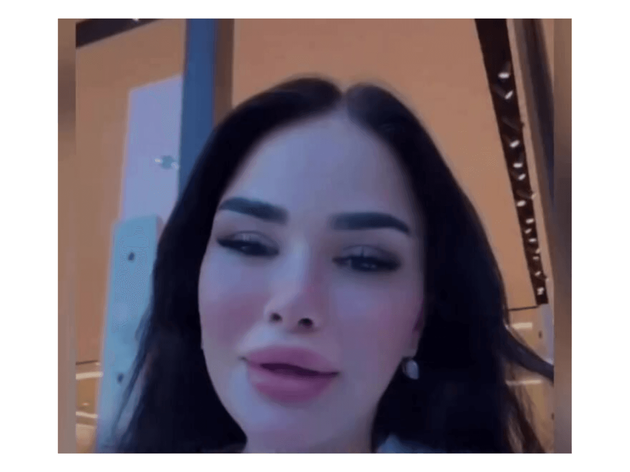 Körpəsinə "Gucci"dən əmzik almaq üçün Dubaya GETDİ: 833 manata... - VİDEO