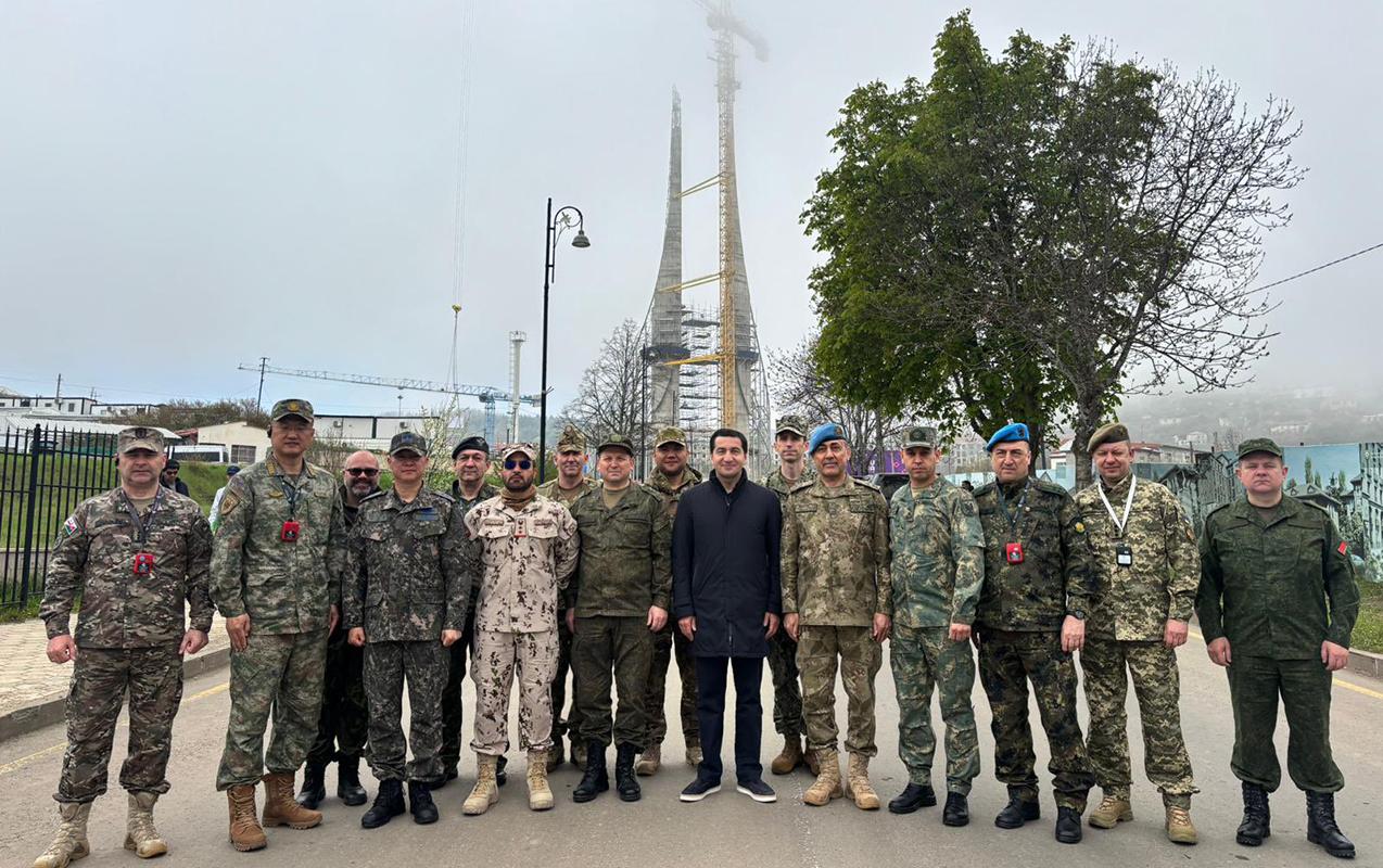 Hikmət Hacıyev Şuşada hərbi attaşelərlə-FOTO