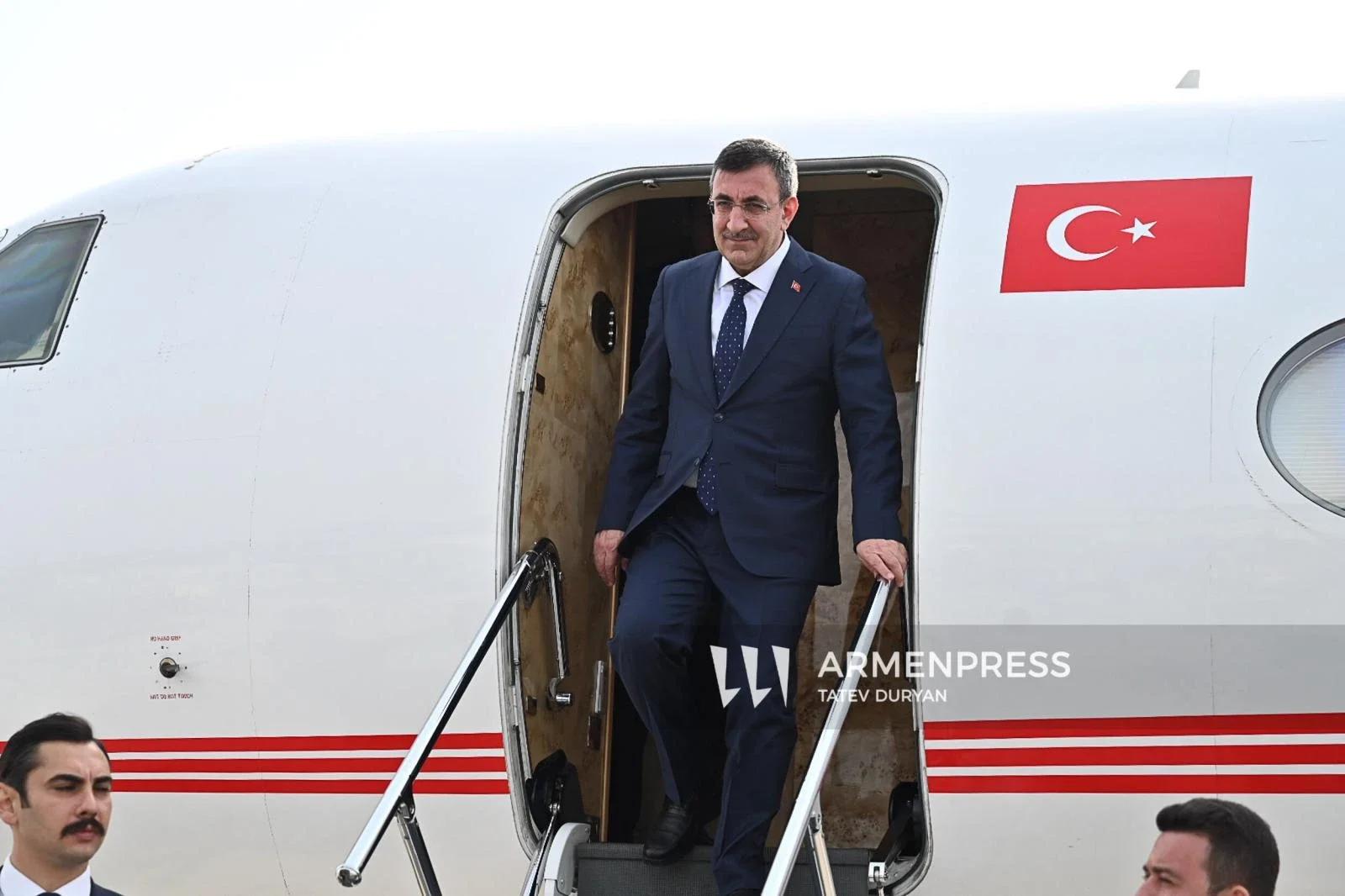 Türkiyənin vitse-prezidenti İrəvandadır