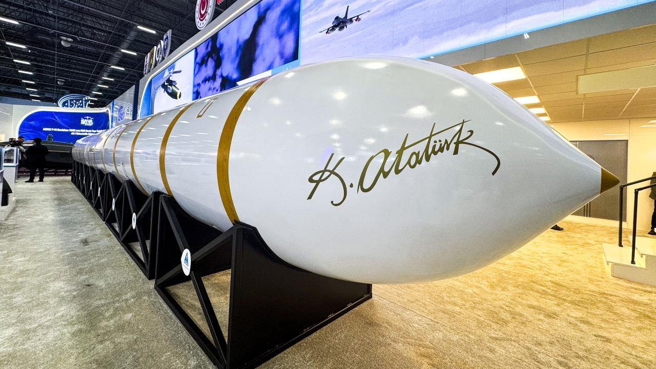 Türkiyə ilk qitələrarası ballistik raketini təqdim etdi - "YILDIRIMHAN"