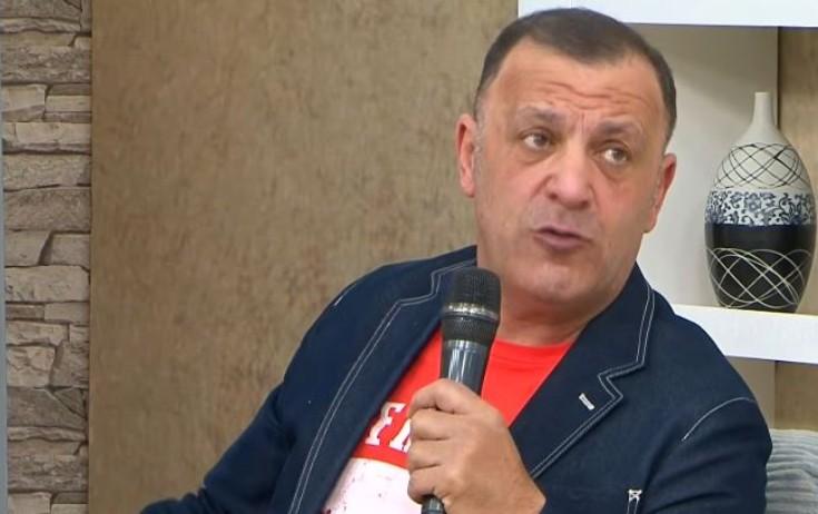 "Sənəti olmayan qapılar döyüb, sponsor axtarır"