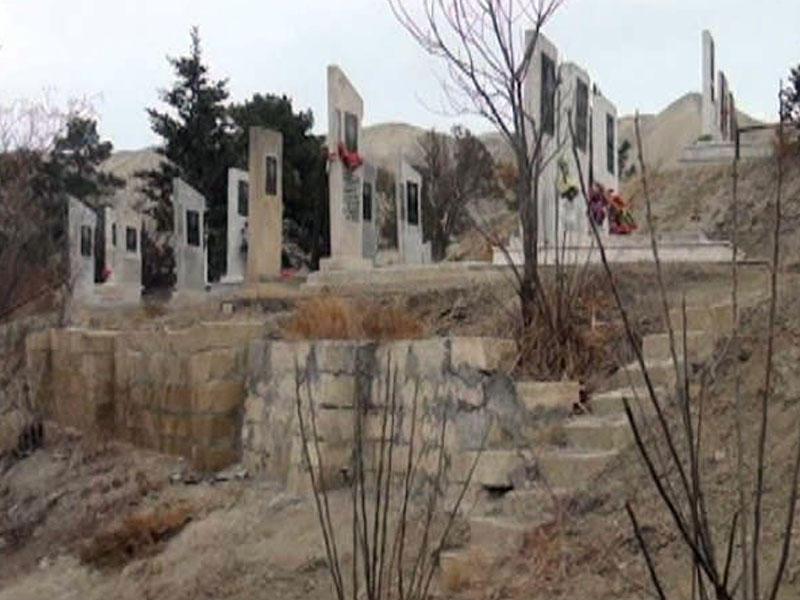 Qəbiristanlığa atılan azyaşlının atası tapıldı