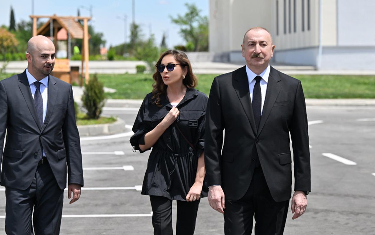 İlham Əliyev və birinci xanım fərdi evlərdə yaradılmış şəraitlə tanış oldular- FOTO