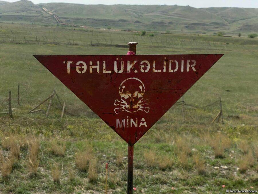 İki hərbçimiz minaya düşdü