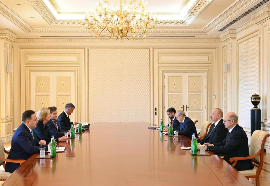 Prezident İlham Əliyev bp şirkətinin baş icraçı direktorunu qəbul edib - FOTO