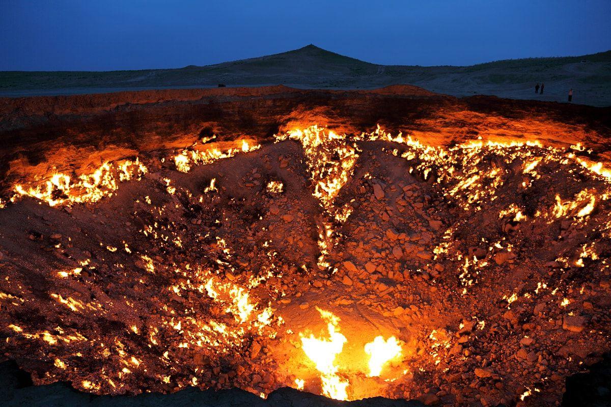 Səhrada Açılan Nəhəng Krater 53 İldir Fasiləsiz Yanır