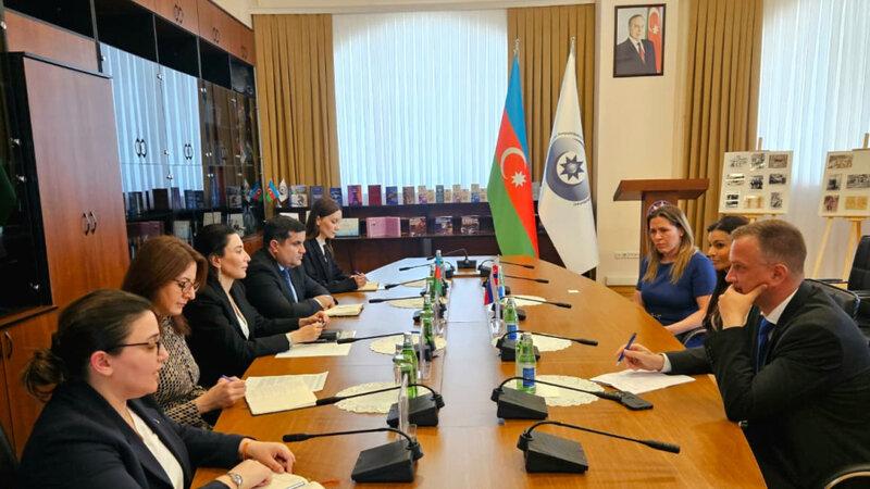 Ombudsman Slovakiya Milli Şurasının üzvlərini qəbul etdi