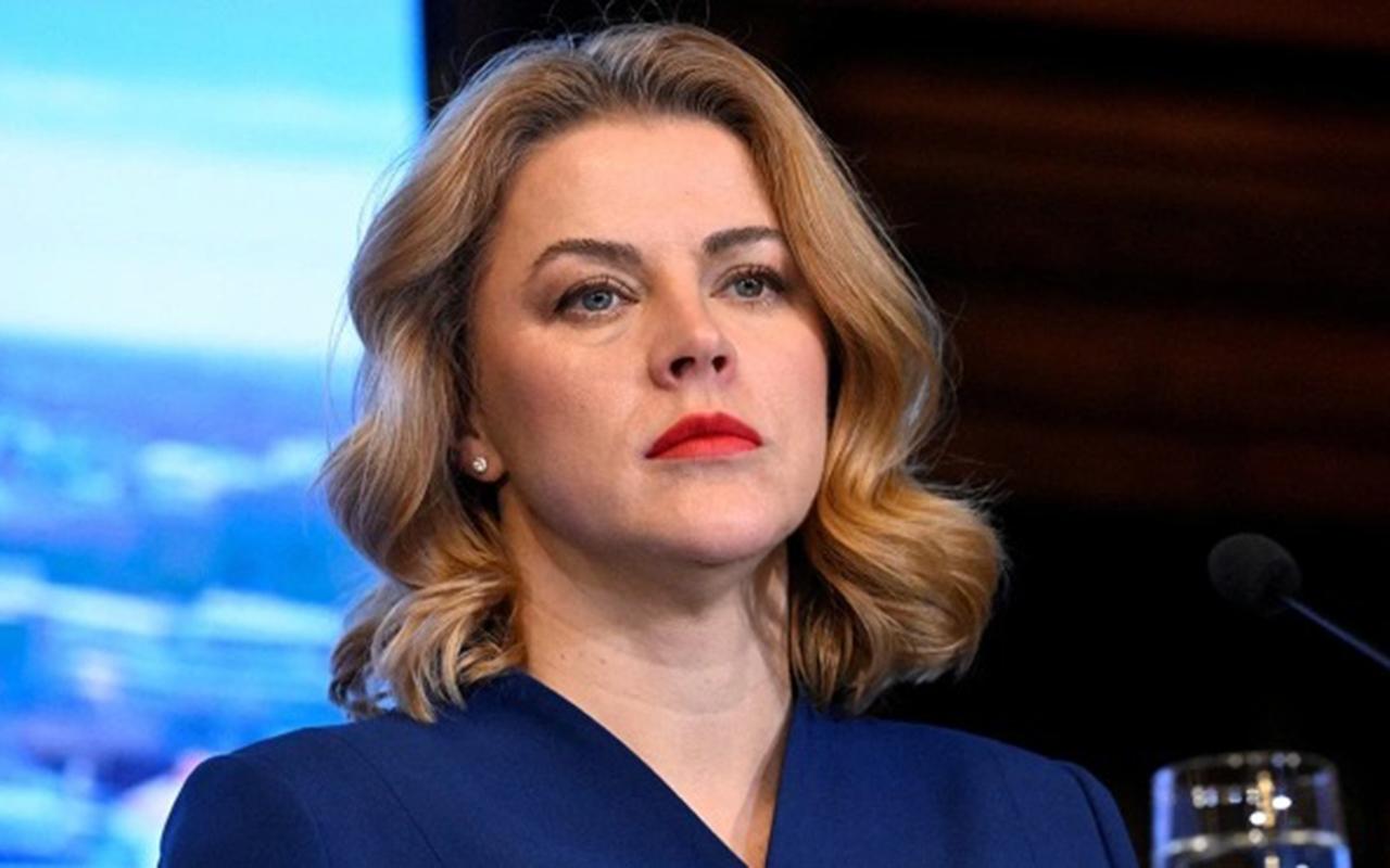 Latviyada hökumət İSTEFA VERDİ
