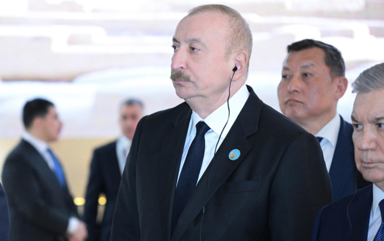 Prezident Türküstanda bir sıra mədəni məkanlarla tanış oldu- FOTOLAR