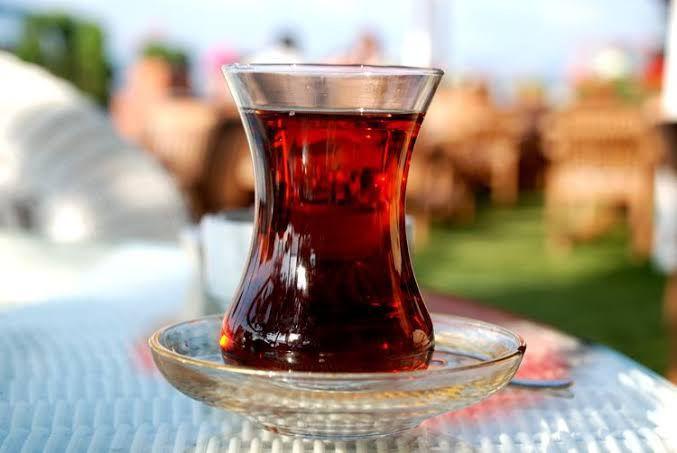 Adambaşına 300 litr: Dünyada ən çox çay içilən ölkədir