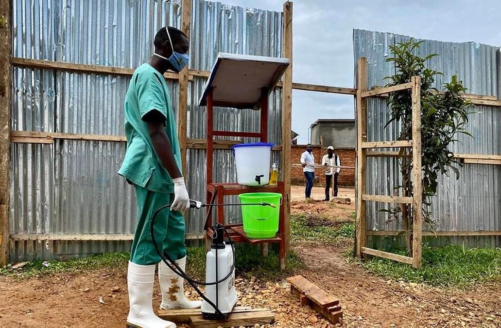 "Ebola" sürətlə yayılır, ölənlərin sayı 131-ə çatdı